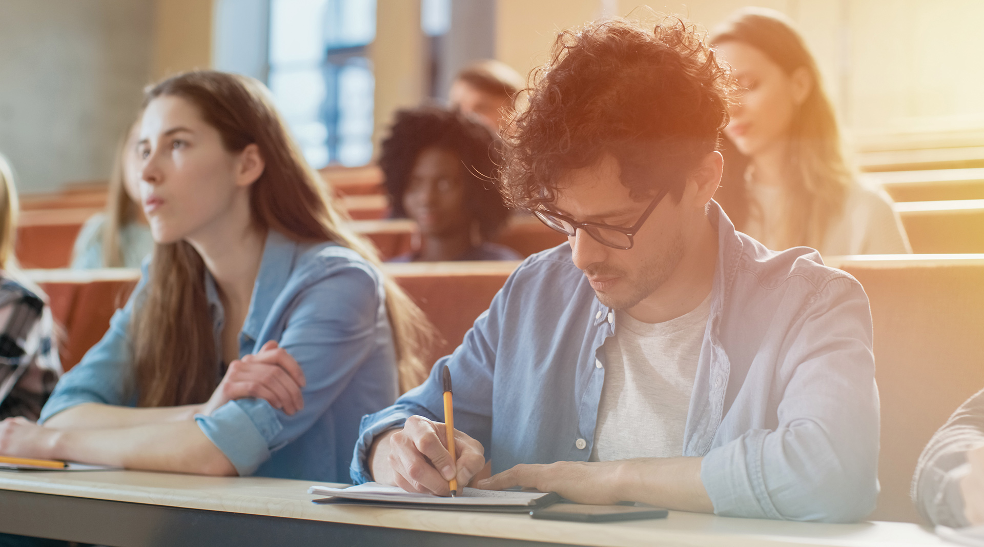 SCHÜLER UND STUDIERENDE